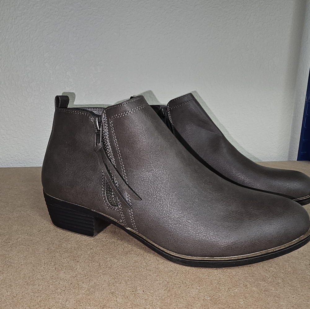 Women's Rampage booties